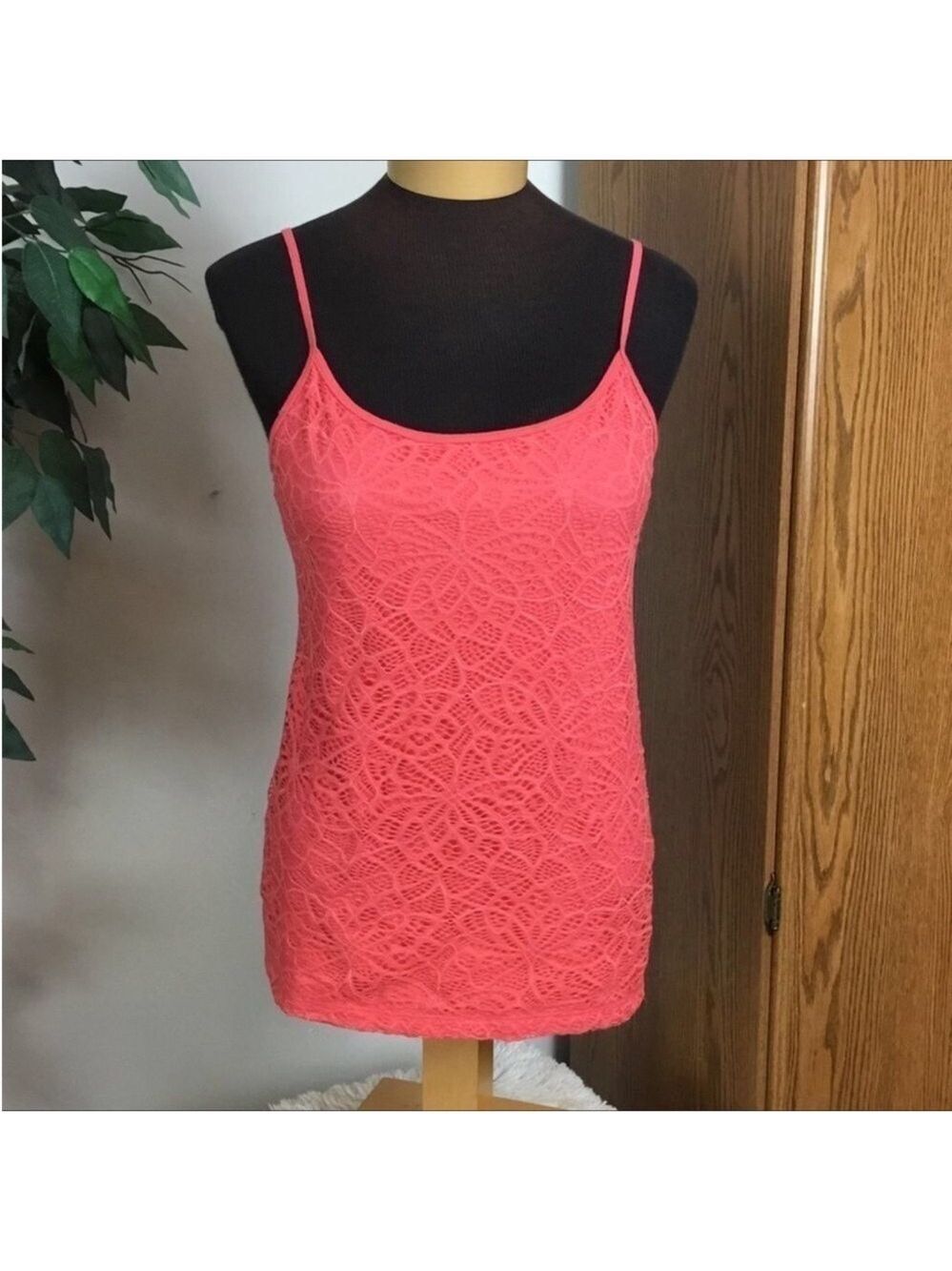 Aeropostale Camisole Womans XL coral front is lace overlay no shelf bra